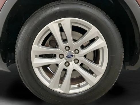 Used 2018 Ford Explorer XLT w/ Equipment Group 201A AWD/4WD image 25