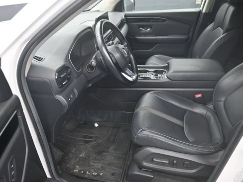 Used 2025 Honda Pilot EX-L image 10