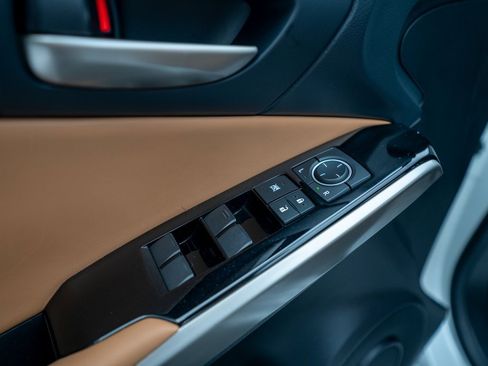 Used 2017 Lexus IS 200t image 18