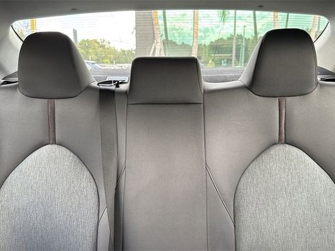 Used 2018 Toyota Camry L image 19