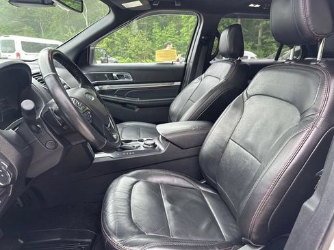 Used 2018 Ford Explorer Sport w/ Equipment Group 401A AWD/4WD image 39