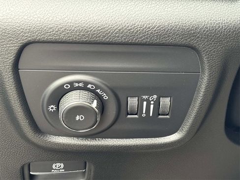 New 2025 Jeep Grand Cherokee L Limited w/ Black Appearance Package image 27