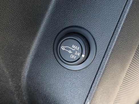 Used 2020 Chevrolet Equinox LT image 16