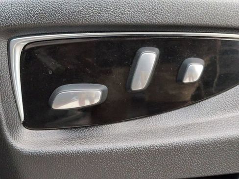 Used 2019 Cadillac Escalade ESV Luxury RWD image 22