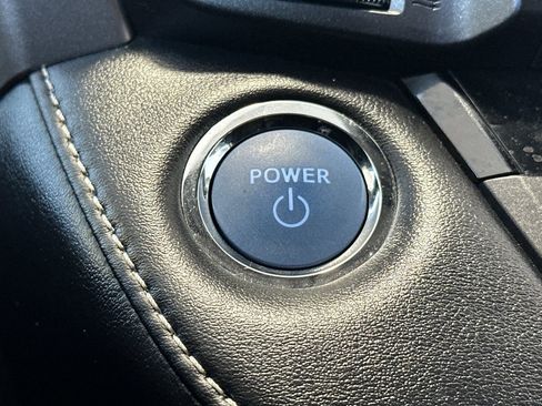 Used 2018 Toyota RAV4 LE w/ Carpet Mat Package AWD/4WD image 22