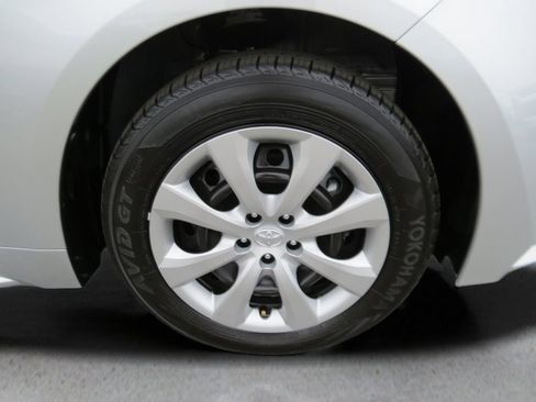 Used 2026 Toyota Corolla LE FWD image 12