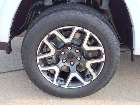 Used 2025 RAM 1500 Laramie image 9