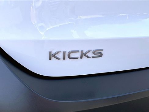 Used 2025 Nissan Kicks S image 22