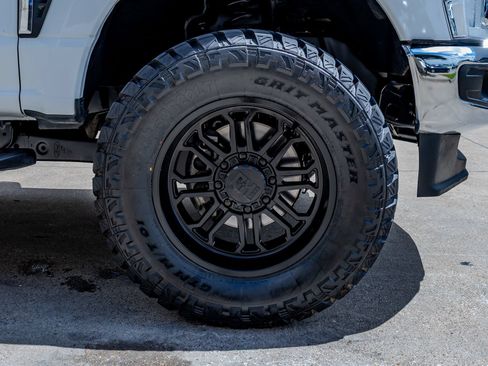 Used 2024 Ford F250 XLT w/ FX4 Off-Road Package AWD/4WD image 11