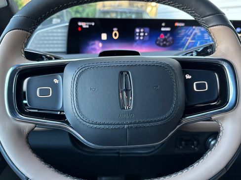 New 2025 Lincoln Navigator Black Label image 21