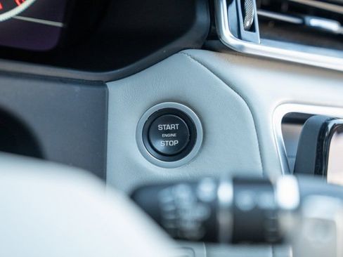 Used 2020 Land Rover Range Rover Velar SV Autobiography Dynamic image 33