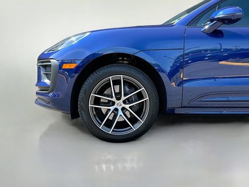 Certified 2026 Porsche Macan AWD/4WD image 33