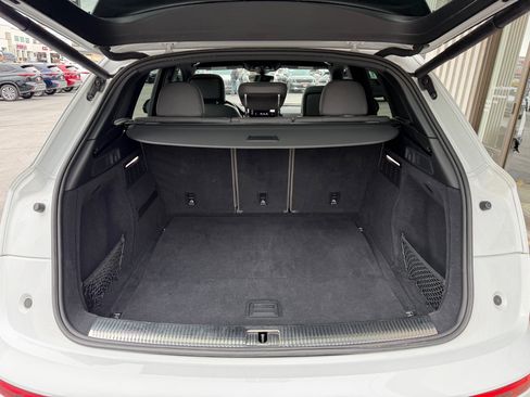 Used 2021 Audi SQ5 Premium Plus w/ Premium Plus Package image 19