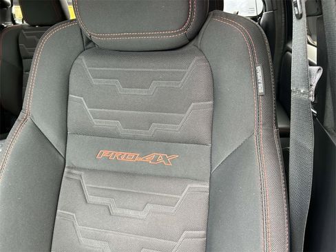 Used 2022 Nissan Frontier PRO-4X w/ Technology Package image 30