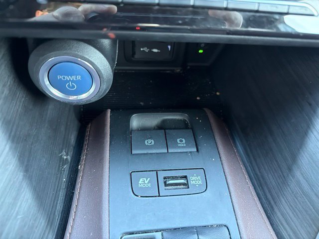 Used 2022 Toyota Venza XLE AWD/4WD image 21