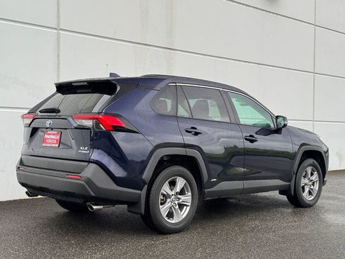 Used 2022 Toyota RAV4 XLE w/ Convenience Package AWD/4WD image 7