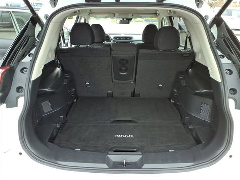 Used 2019 Nissan Rogue SV image 5