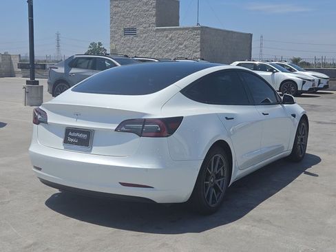 Used 2021 Tesla Model 3 Standard Range Plus RWD image 5