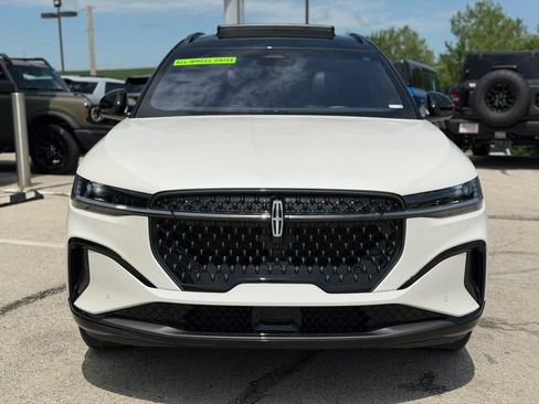 Used 2024 Lincoln Nautilus Reserve w/ Equipment Group 203A AWD/4WD image 2