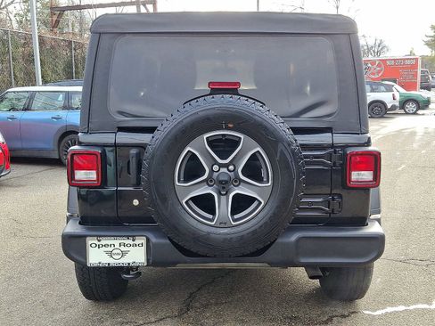 Used 2020 Jeep Wrangler Sport S image 5