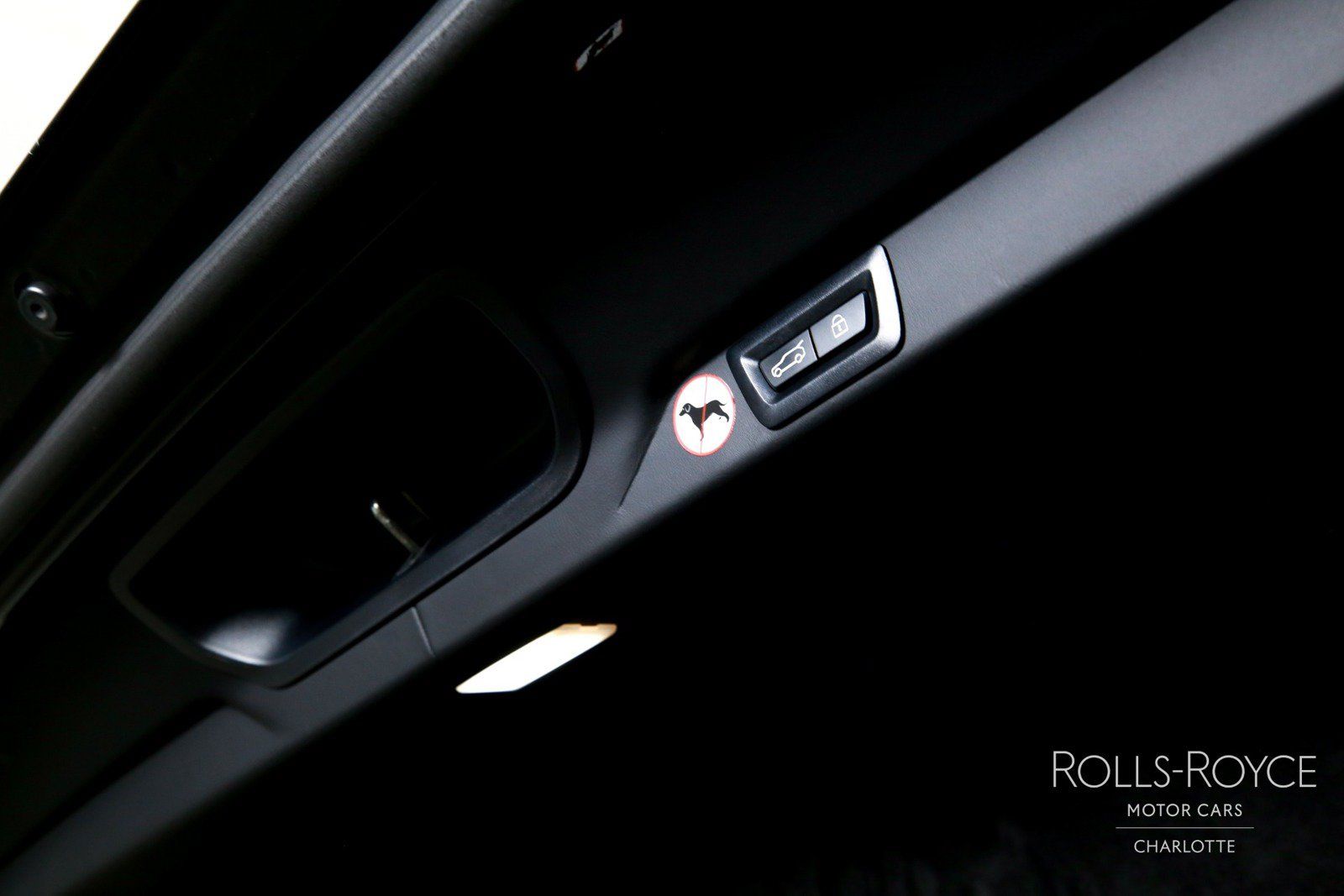 Used 2020 Rolls-Royce Cullinan Black Badge AWD/4WD image 24