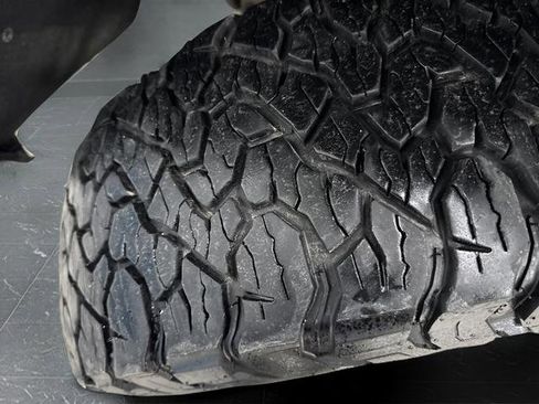 Used 2024 Chevrolet Silverado 2500 LT w/ Convenience Package image 40