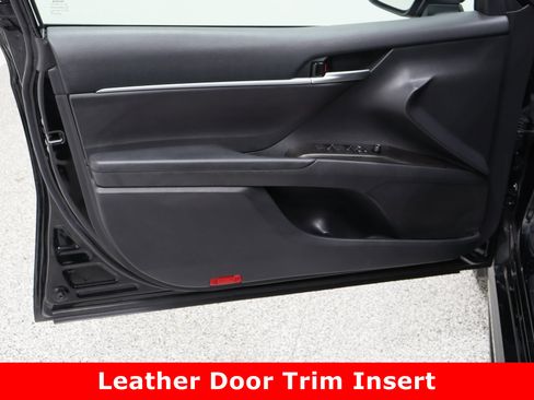 Used 2023 Toyota Camry SE image 12