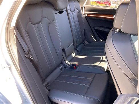 Used 2021 Audi Q5 Prestige w/ Prestige Package image 19