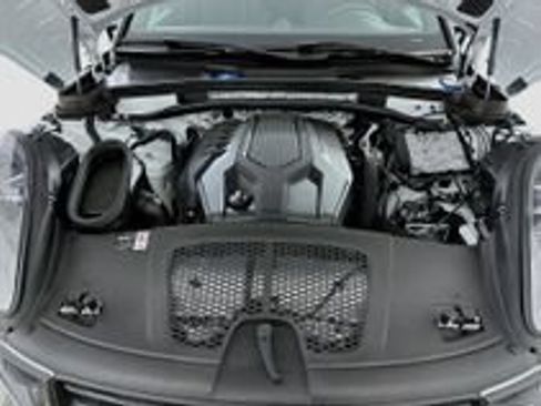 Certified 2026 Porsche Macan AWD/4WD image 21