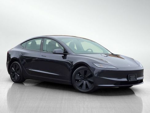 Used 2024 Tesla Model 3 Standard Range RWD image 2