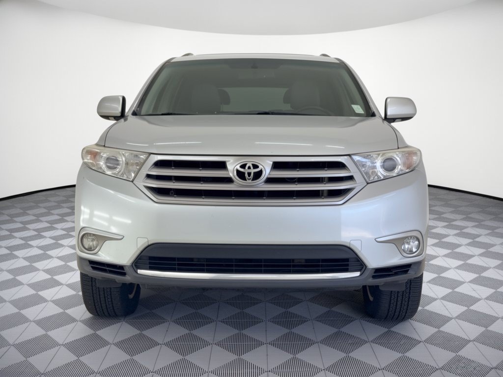 Used 2011 Toyota Highlander Limited w/ Tow Pkg FWD image 6
