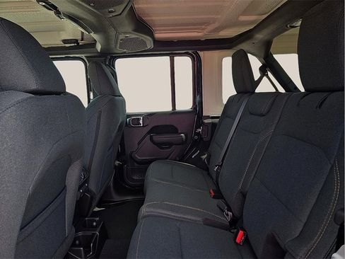 Used 2025 Jeep Wrangler Sport image 9