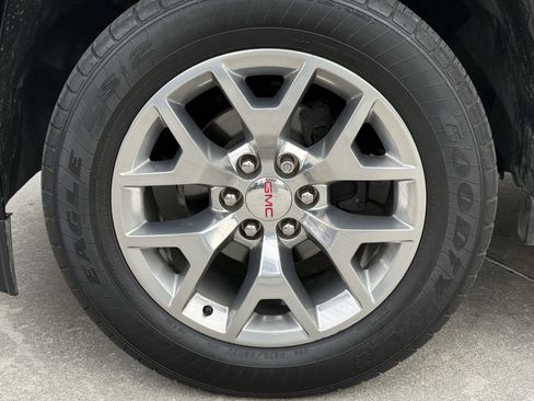 Used 2020 GMC Yukon SLE w/ SLE Value Package image 12