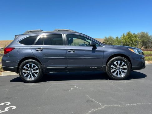 Used 2016 Subaru Outback 2.5i Limited AWD/4WD image 7