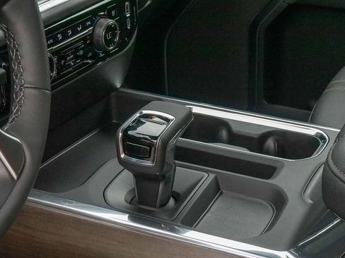 New 2026 Chevrolet Silverado 1500 High Country w/ Technology Package AWD/4WD image 18
