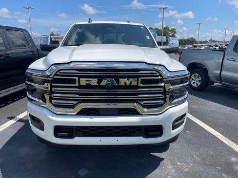 Used 2026 RAM 2500 Laramie AWD/4WD image 2
