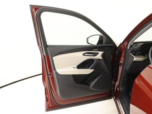 Certified 2025 Audi Q5 Prestige AWD/4WD image 10