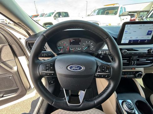 Used 2022 Ford Escape SE w/ Convenience Package FWD image 15