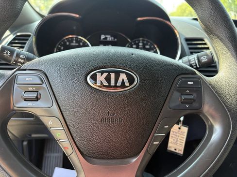 Used 2017 Kia Forte LX image 24