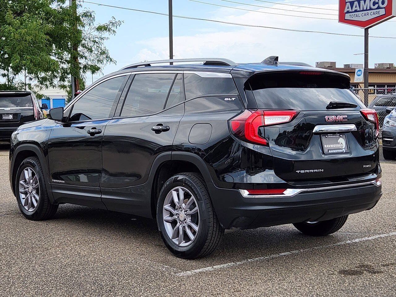 Used 2022 GMC Terrain SLT AWD/4WD image 8