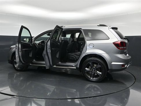 Used 2020 Dodge Journey Crossroad FWD image 39
