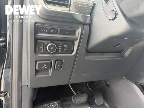 Used 2022 Ford F150 Platinum w/ Equipment Group 701A High AWD/4WD image 17