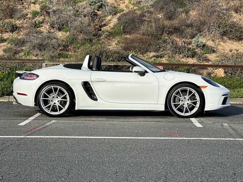 Certified 2019 Porsche 718 Boxster image 10
