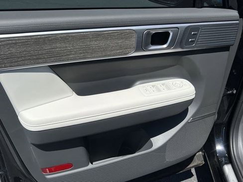 Used 2026 Hyundai Santa Fe Calligraphy FWD image 11