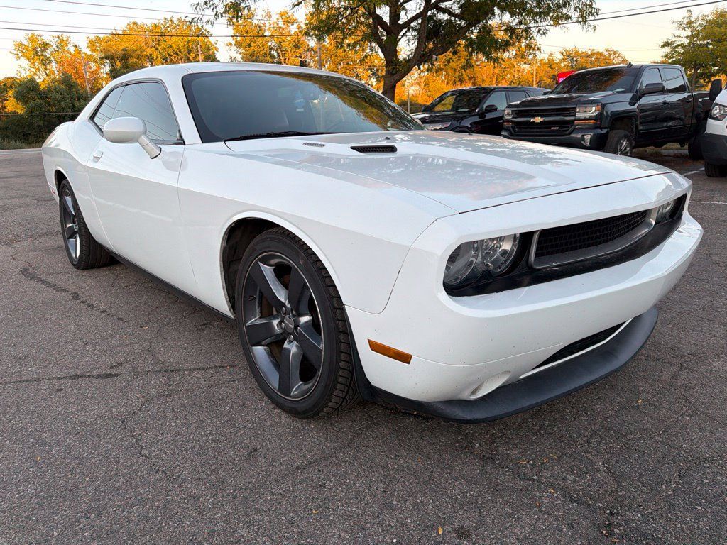 Used 2014 Dodge Challenger R/T Plus RWD image 3