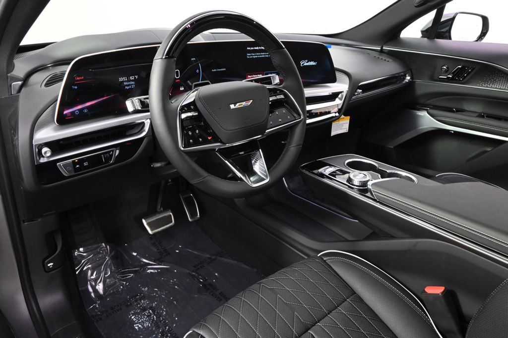 New 2026 Cadillac Lyriq V w/ LPO, Onyx Lite Package AWD/4WD image 12