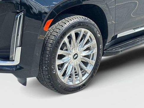Used 2023 Cadillac Escalade Premium Luxury AWD/4WD image 29