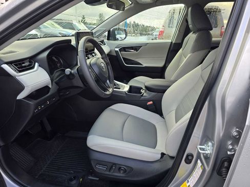 Certified 2025 Toyota RAV4 XLE Premium image 23