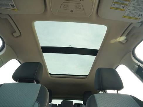 Used 2017 Ford Escape SE w/ SE Cold Weather Package image 12