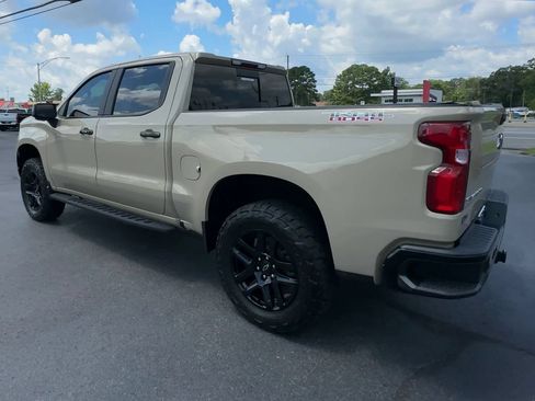Used 2022 Chevrolet Silverado 1500 LT Trail Boss w/ LT Trail Boss Premium Package AWD/4WD image 6